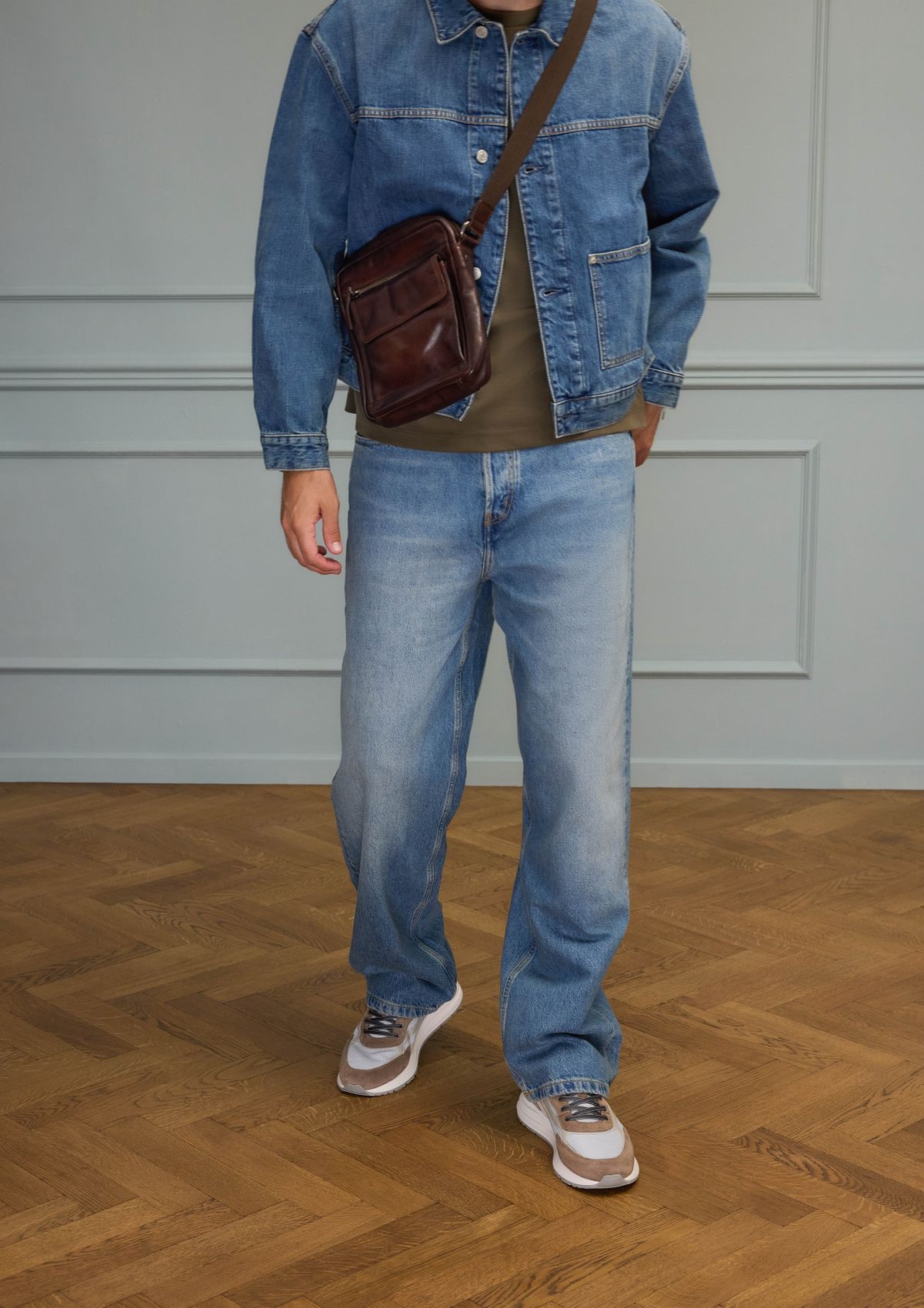 Graue Veloursleder-Sneaker