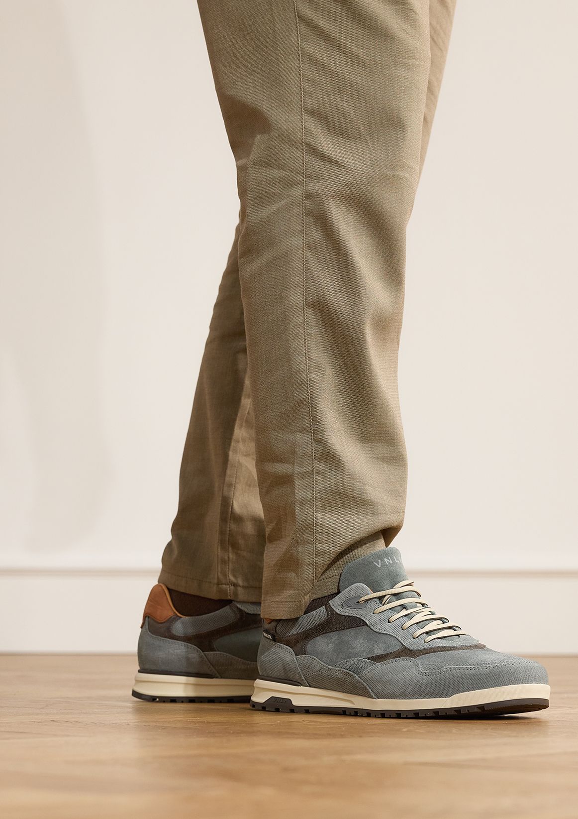 Grijze Ravello suède sneakers met leren details