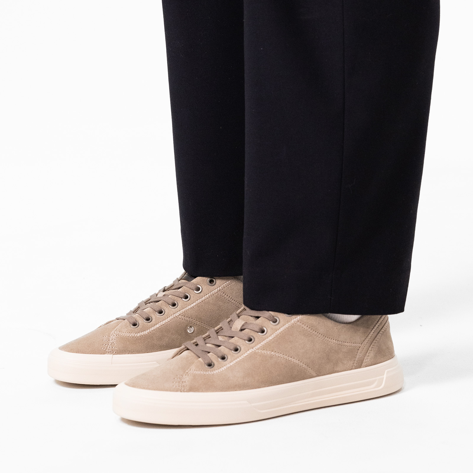 Taupe suède sneakers | Officewear | Manfield | Manfield