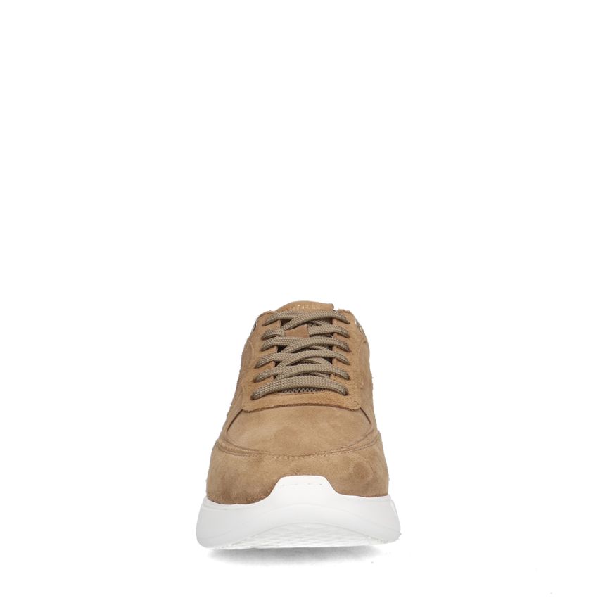 Beige suède sneakers