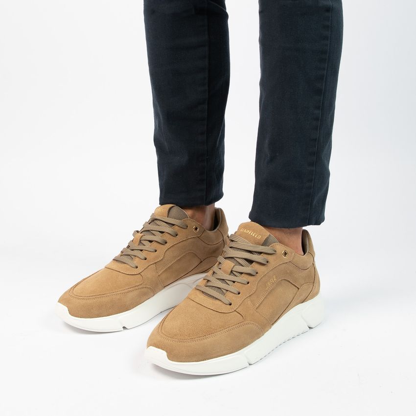 Beige suède sneakers