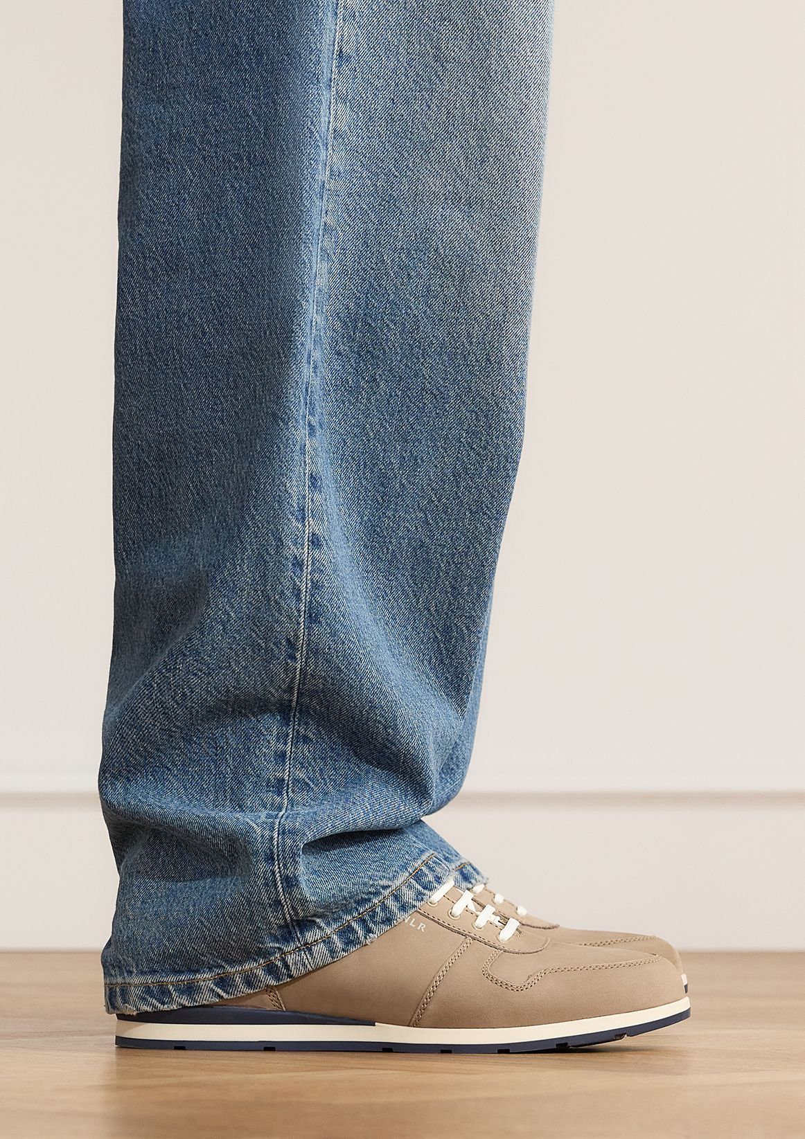 Taupe Diego Nubuck sneakers