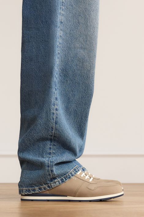 Taupefarbene Nubuk-Sneaker