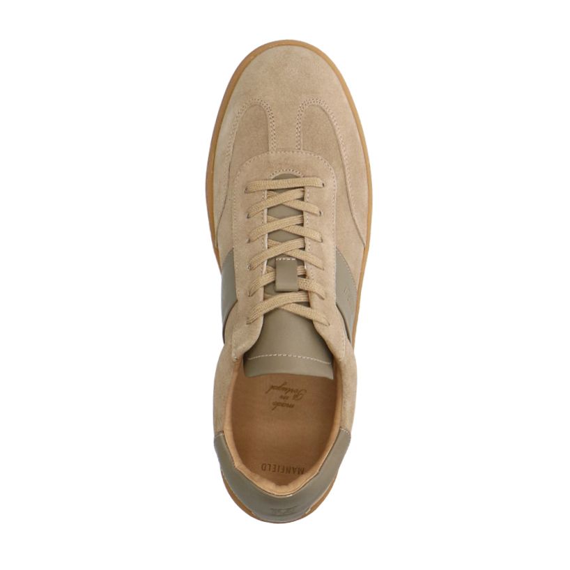 Beige suède sneakers