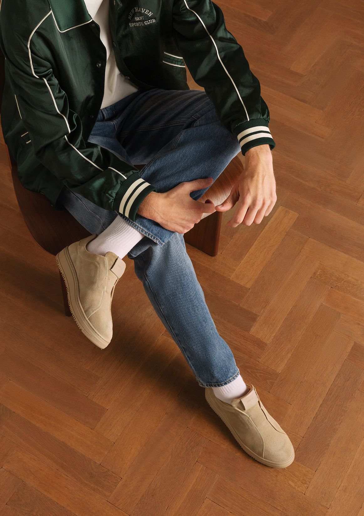Beige suède sneakers