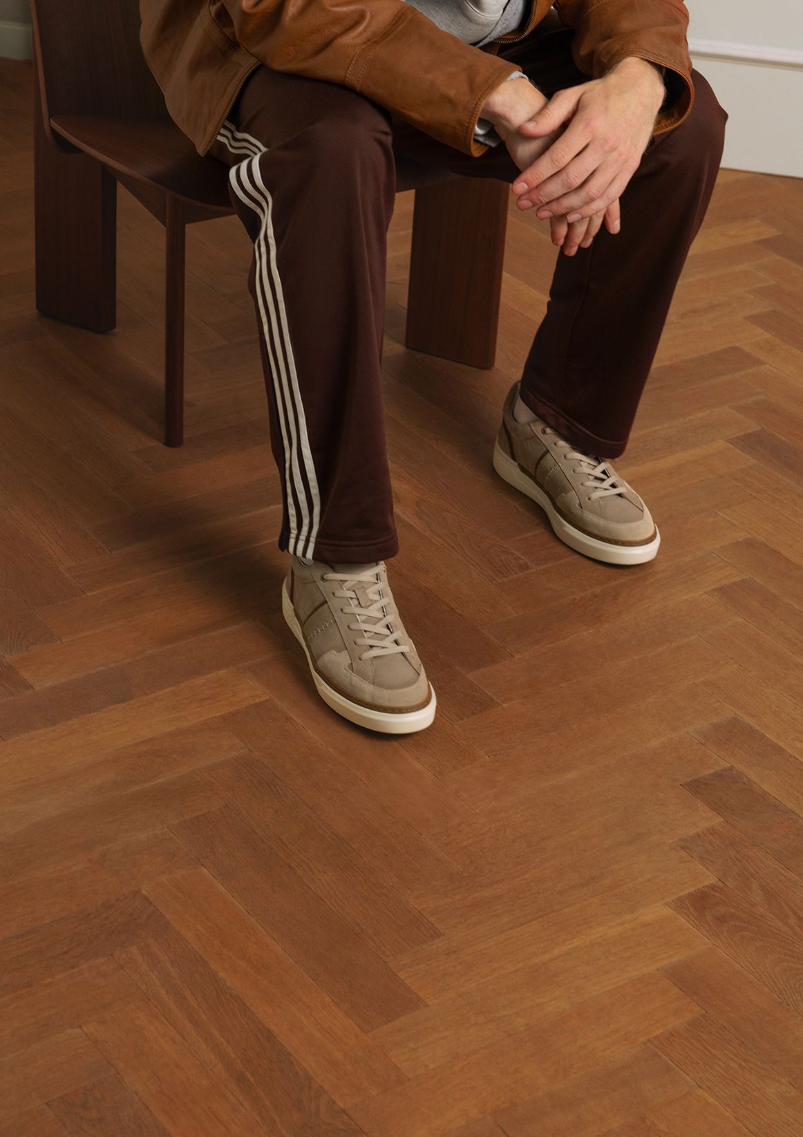 Beige nubuck sneakers