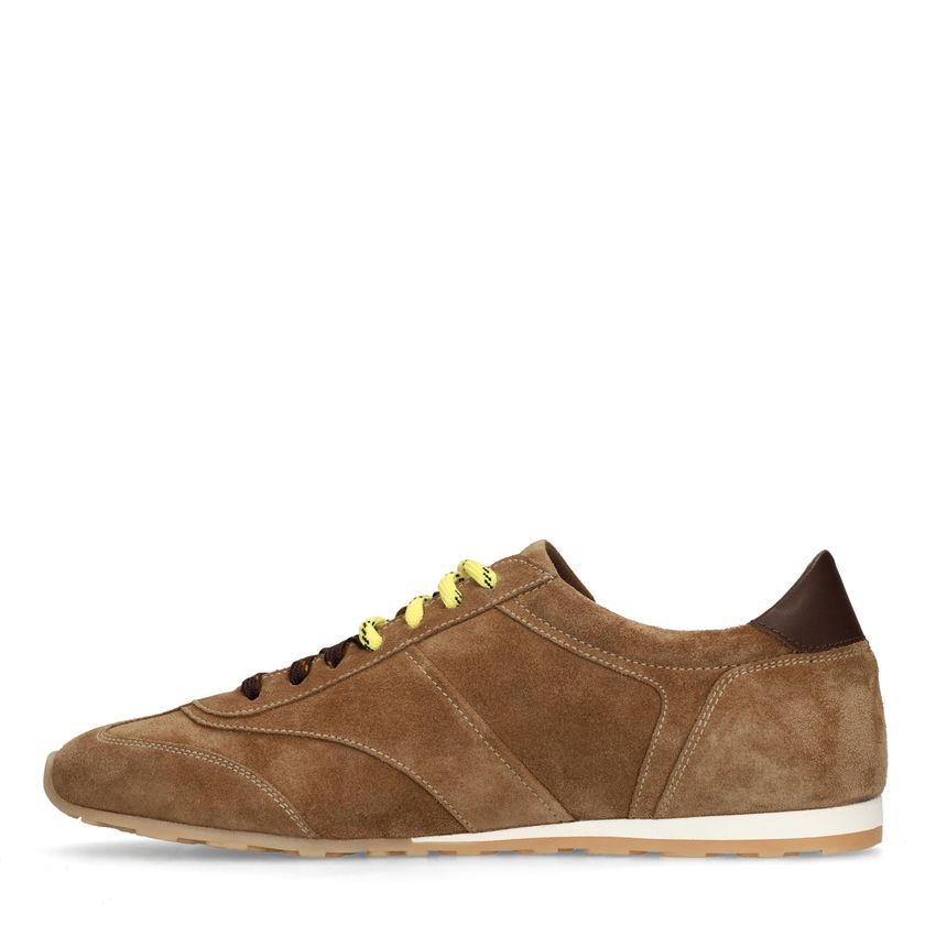 Beige suède sneakers met dubbele veters