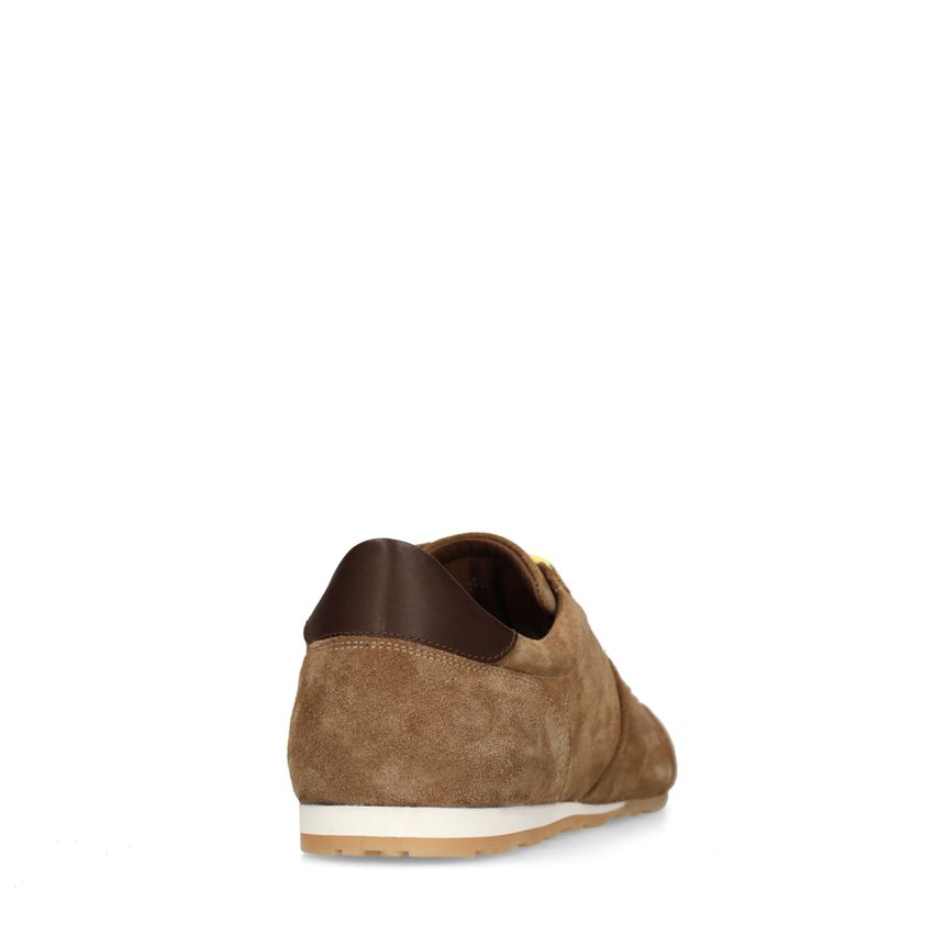 Beigefarbene Veloursleder-Sneaker mit unterschiedlichen Schnürsenkeln