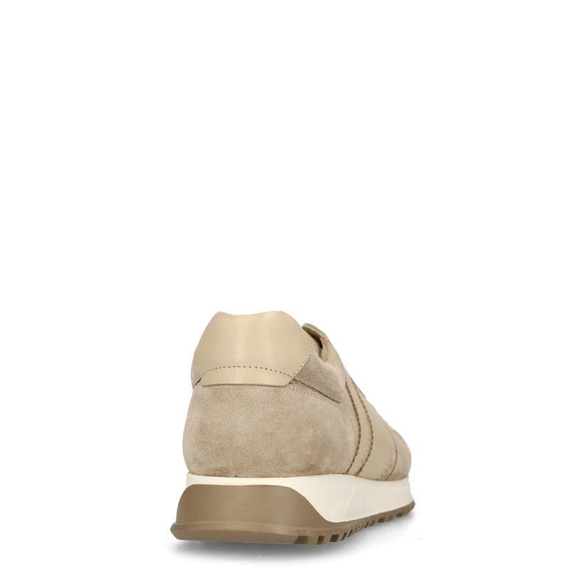 Beige suède sneakers met leren details