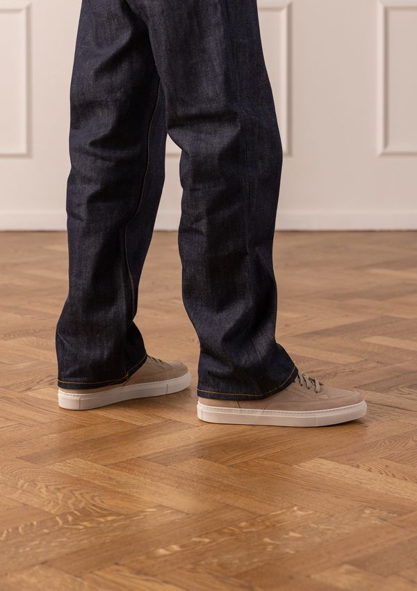 Beige suède sneakers