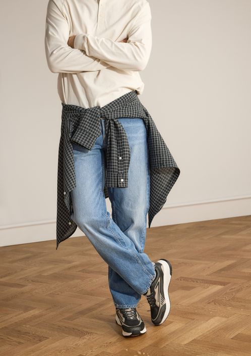 Beigefarbene Ledersneaker