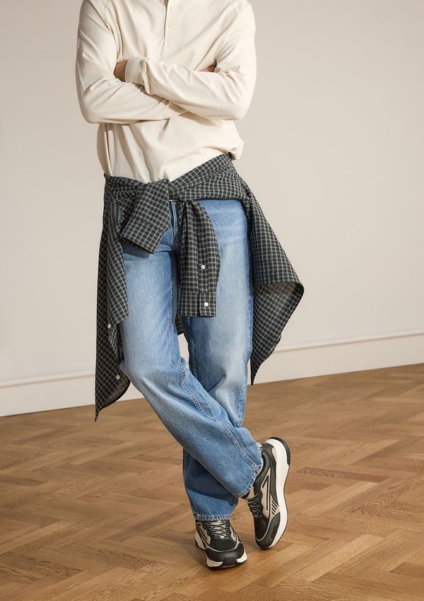 Beigefarbene Ledersneaker