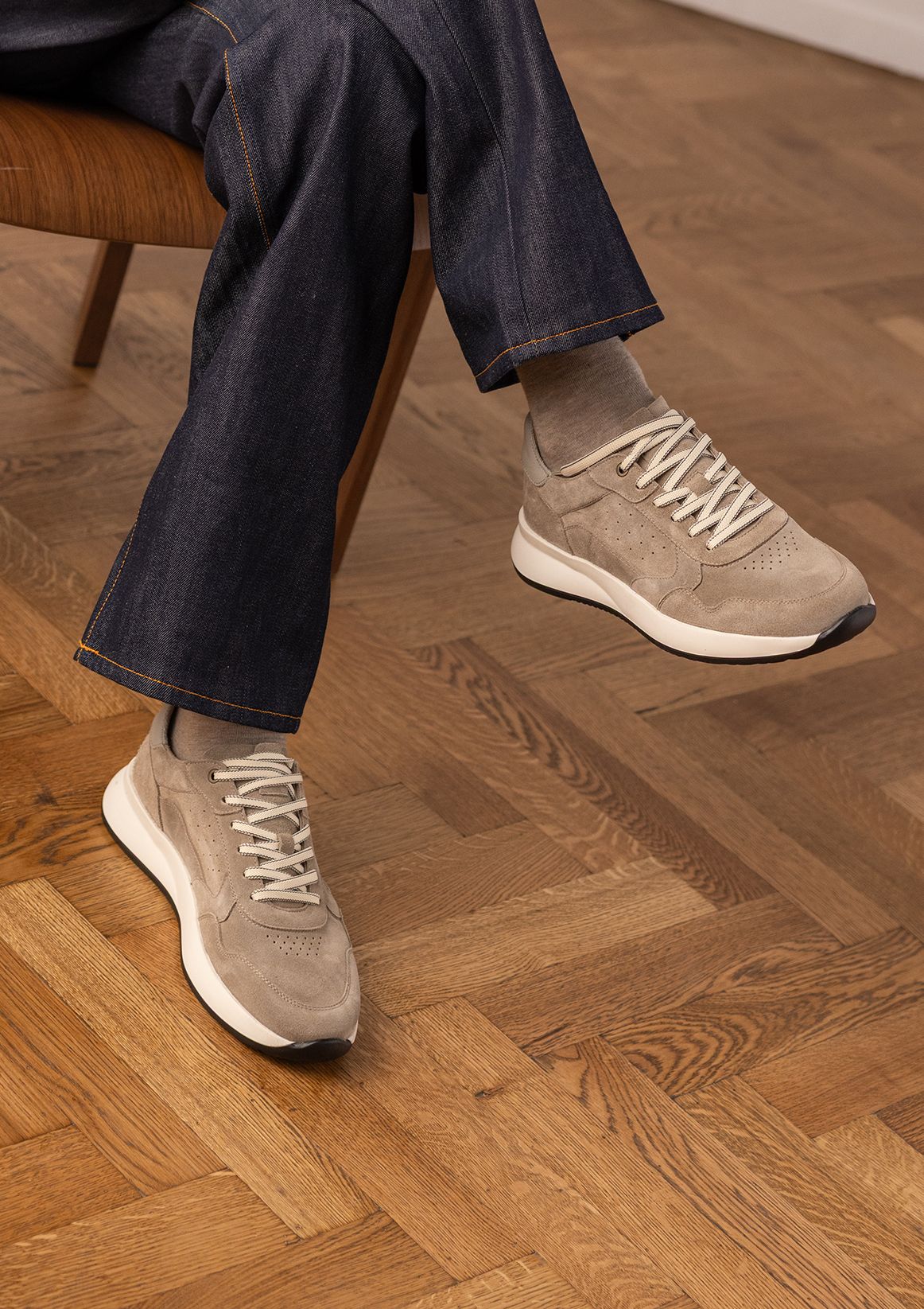 Taupe suède sneakers