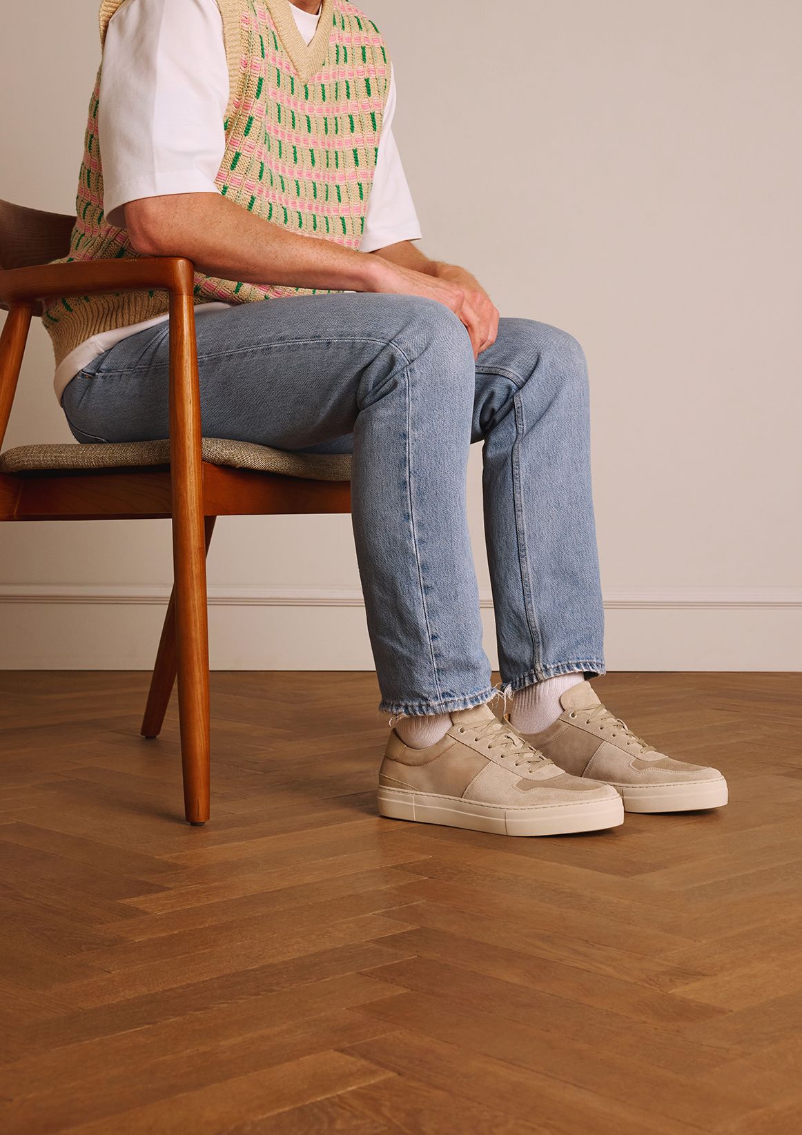 Beigefarbene Veloursleder-Sneaker