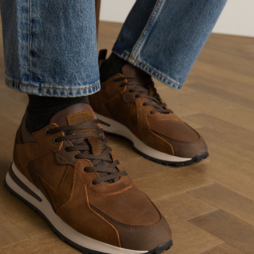 Cognacfarbene Ledersneaker