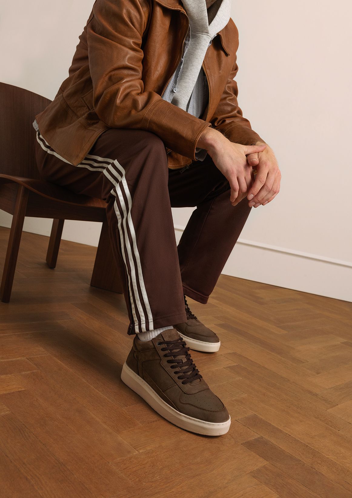 Cognac nubuck sneakers
