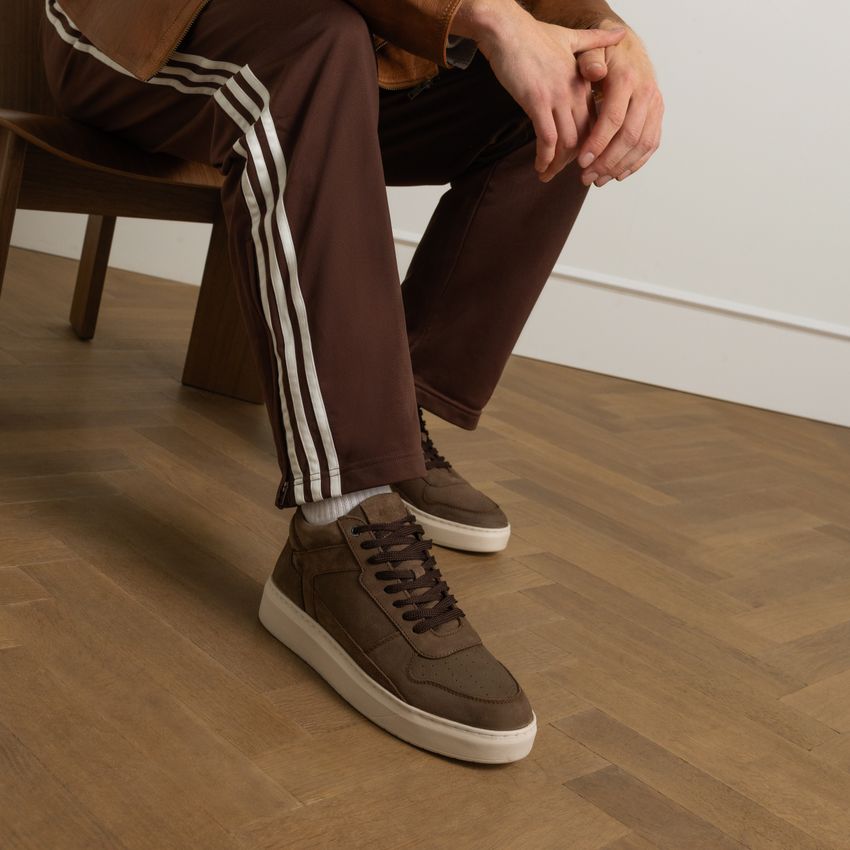 Cognacfarbene Nubuk-Sneaker