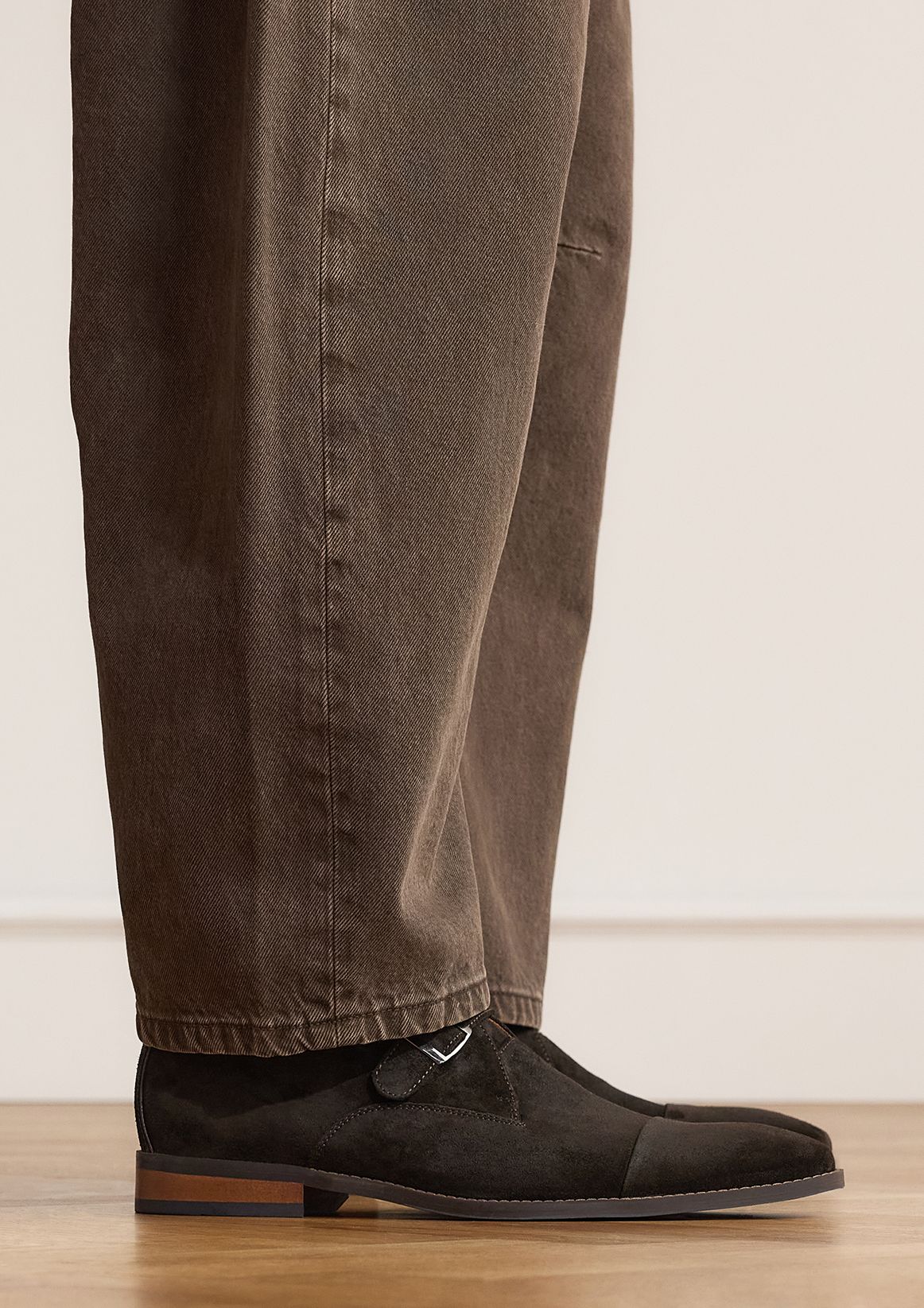 Zwarte suède gespschoenen