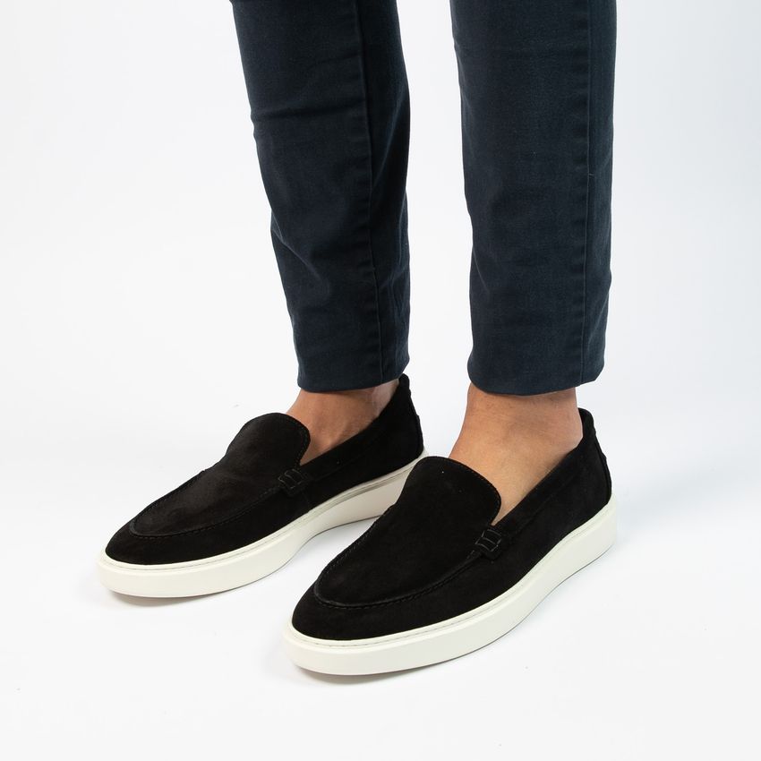 Zwarte suède loafers