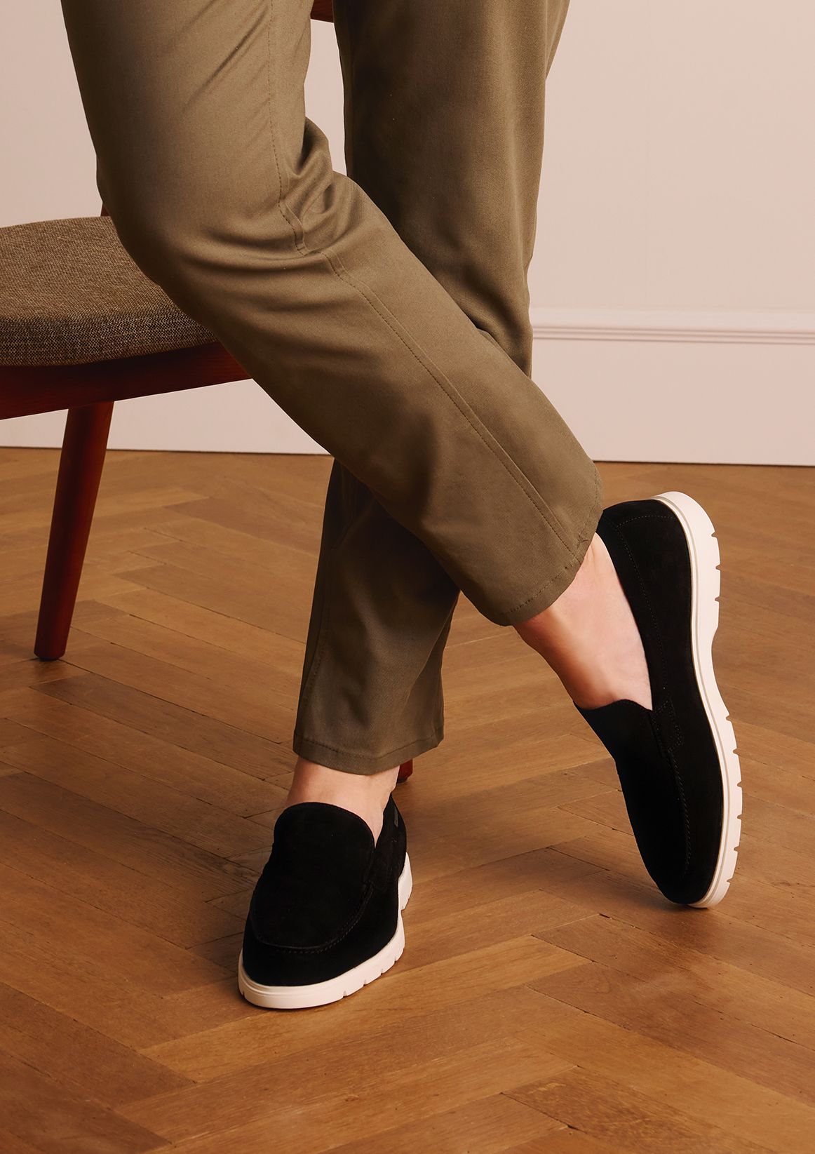 Zwarte suède loafers
