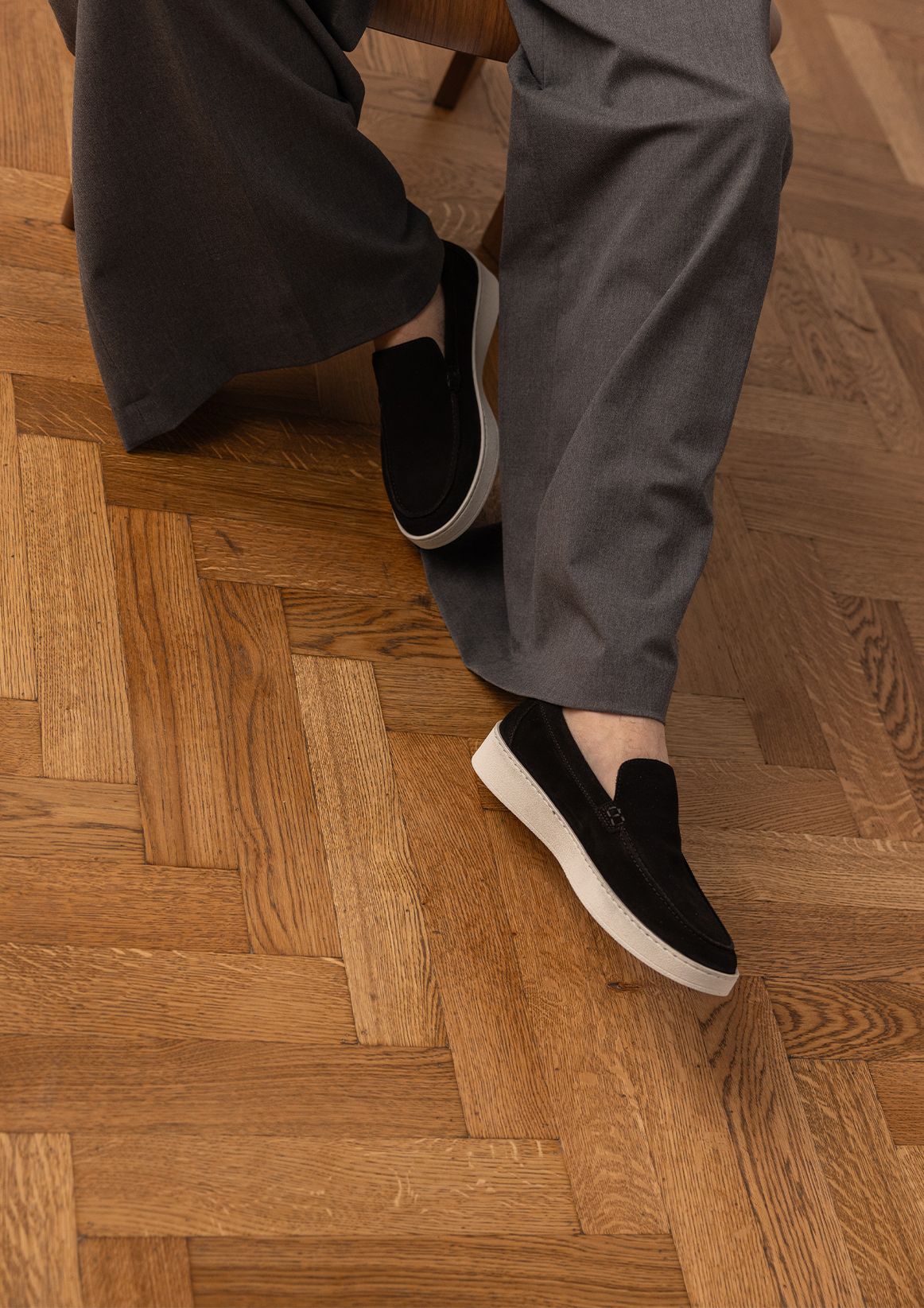 Zwarte suède loafers