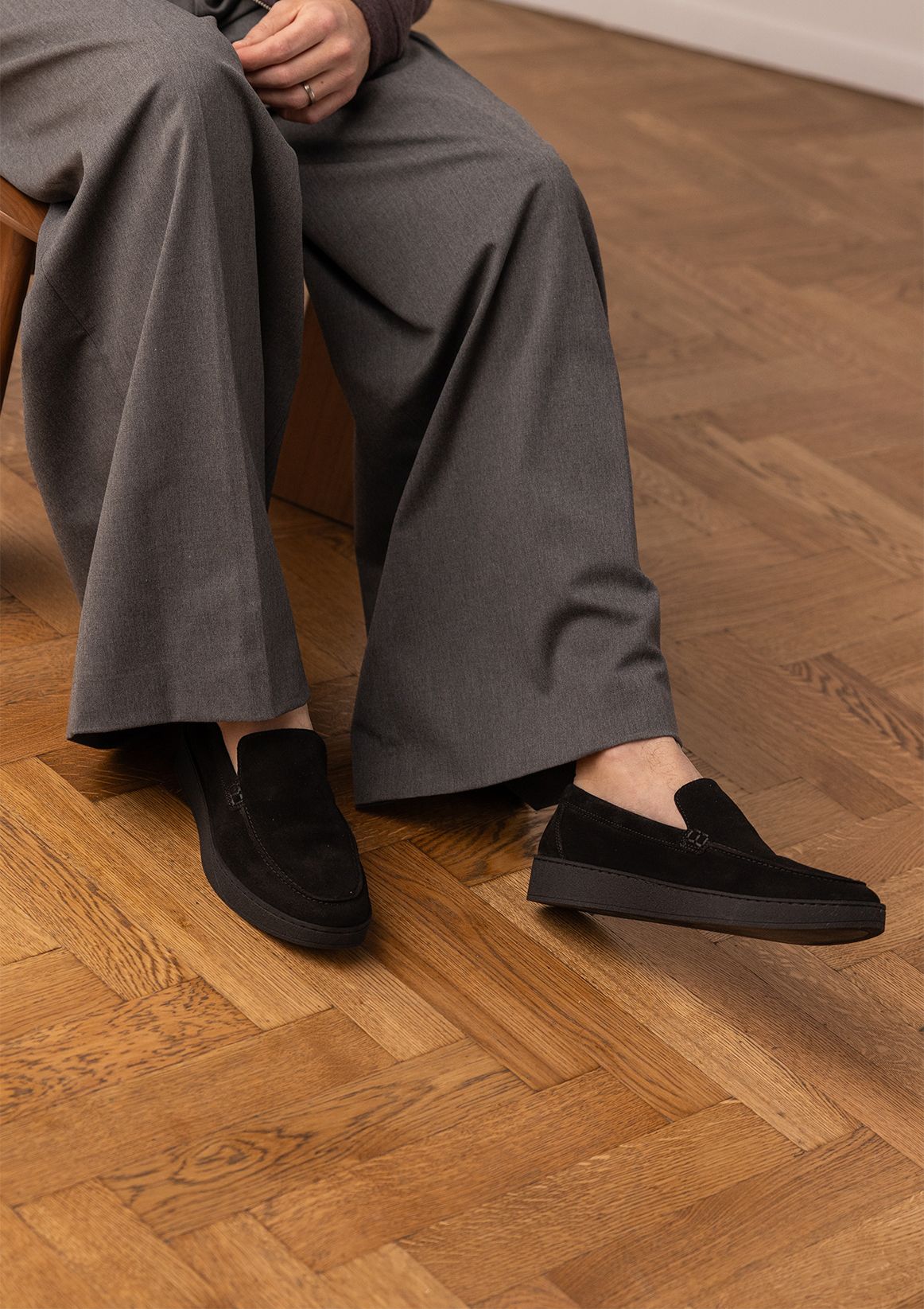 Zwarte suède loafers
