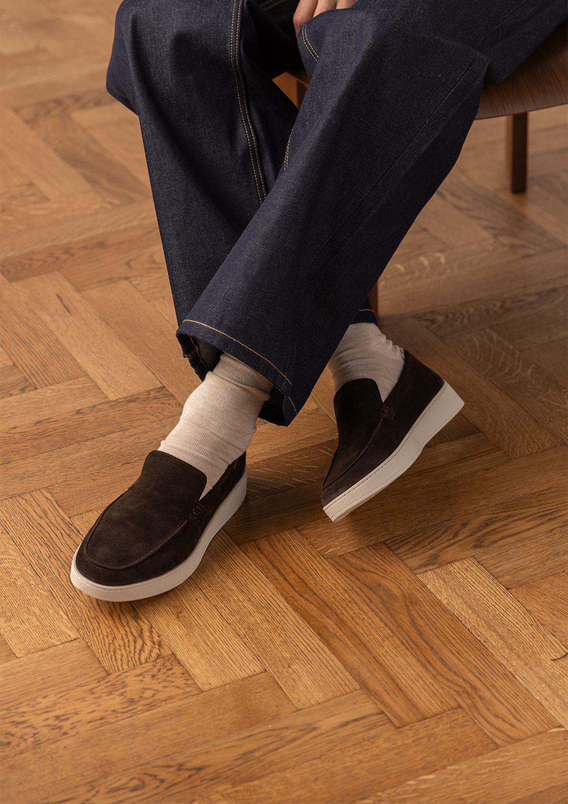 Bruine suède loafers