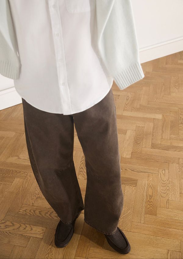 Bruine suède loafers met crocoprint