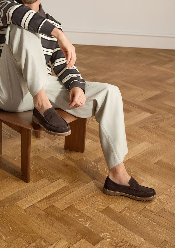 Bruine suède loafers