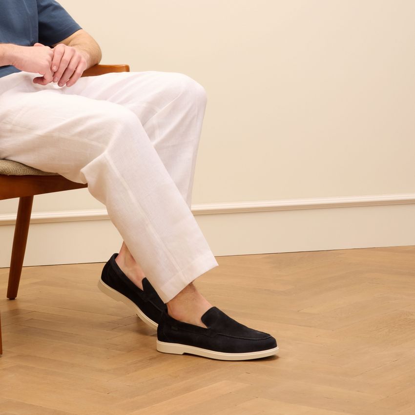 Donkerblauwe suède loafers