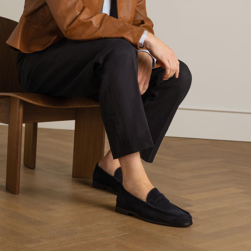 Marineblaue Veloursleder-Loafer