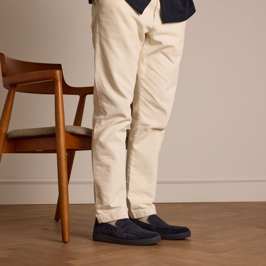Donker blauwe suède loafers