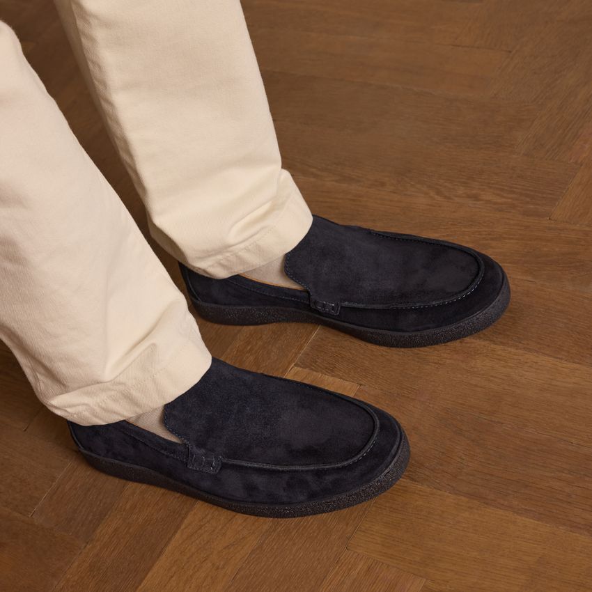 Donker blauwe suède loafers