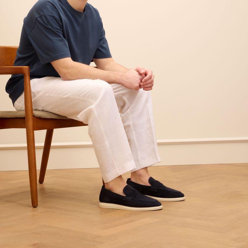 Donkerblauwe suède loafers