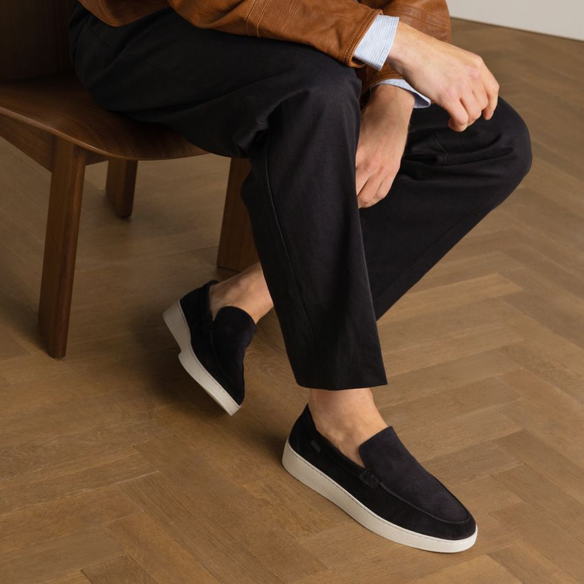 Marineblaue Veloursleder-Loafer