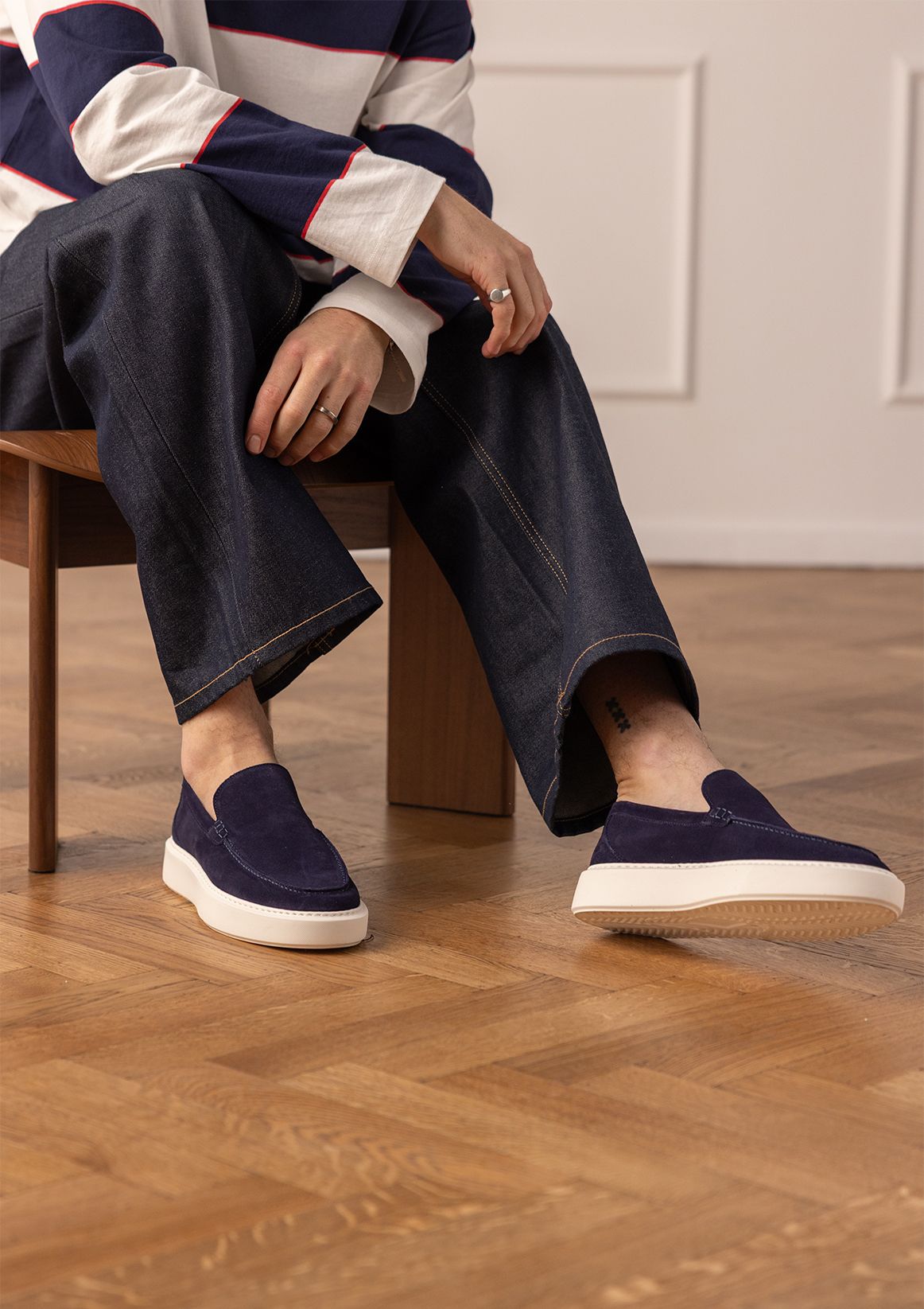 Donkerblauwe suède loafers