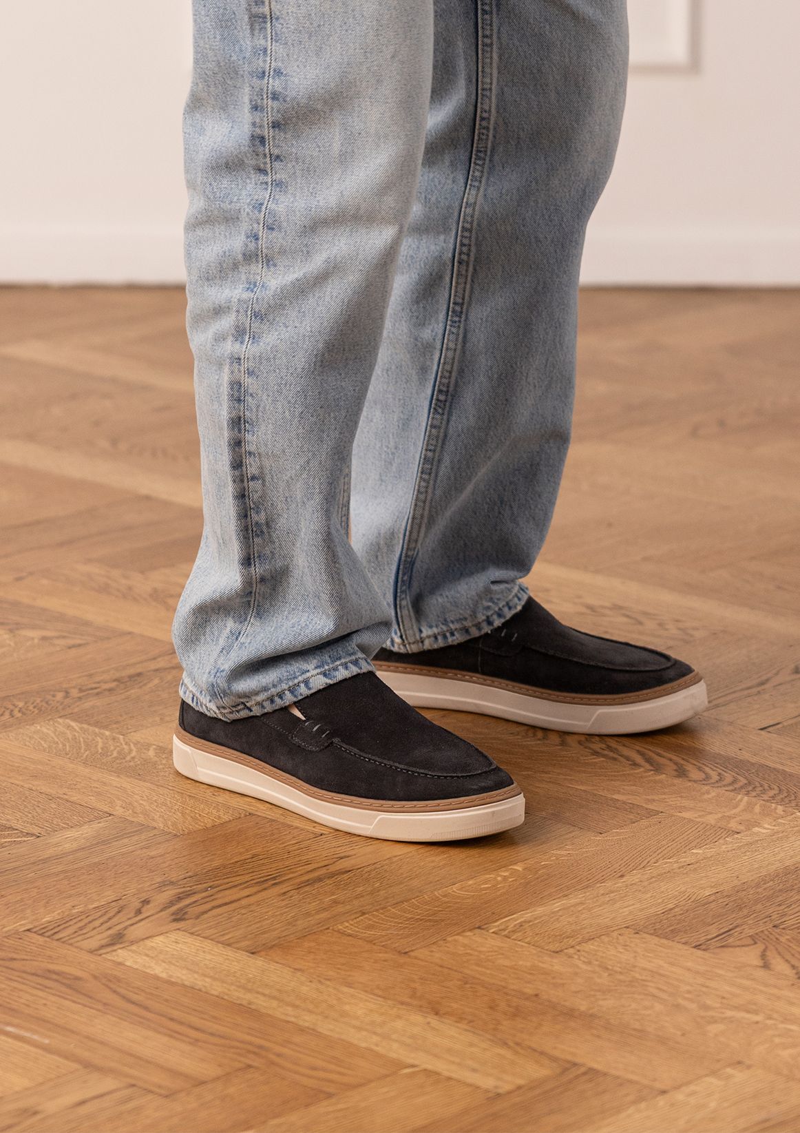Dunkelblaue Veloursleder-Loafer