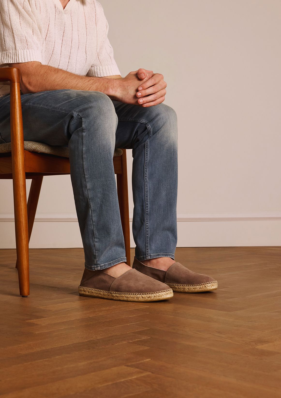 Graue Veloursleder-Espadrilles