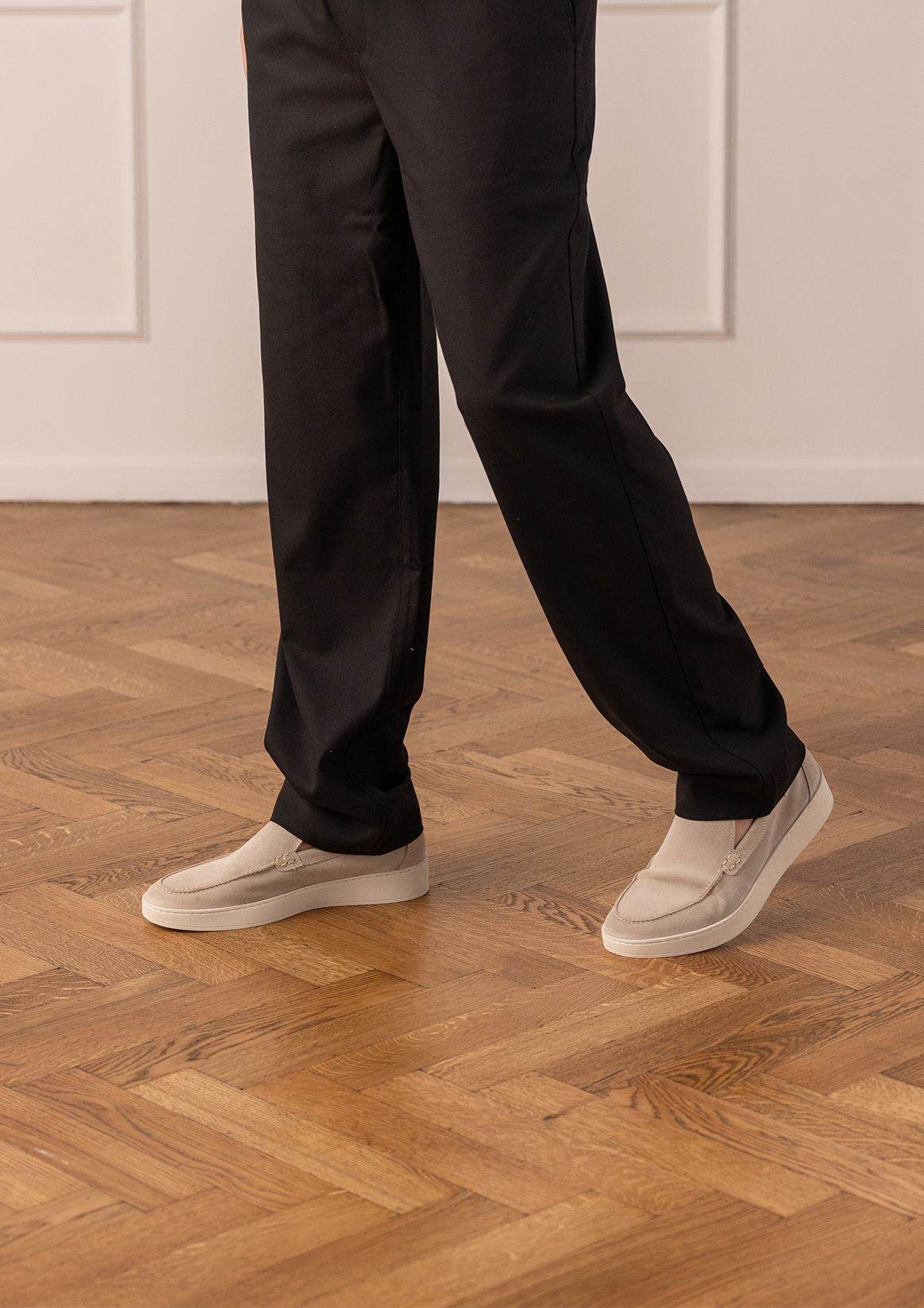 Licht grijze suède loafers