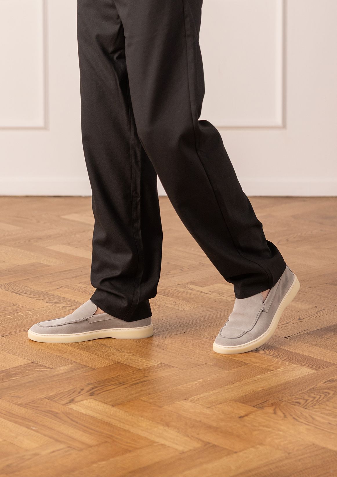 Grijze suède loafers
