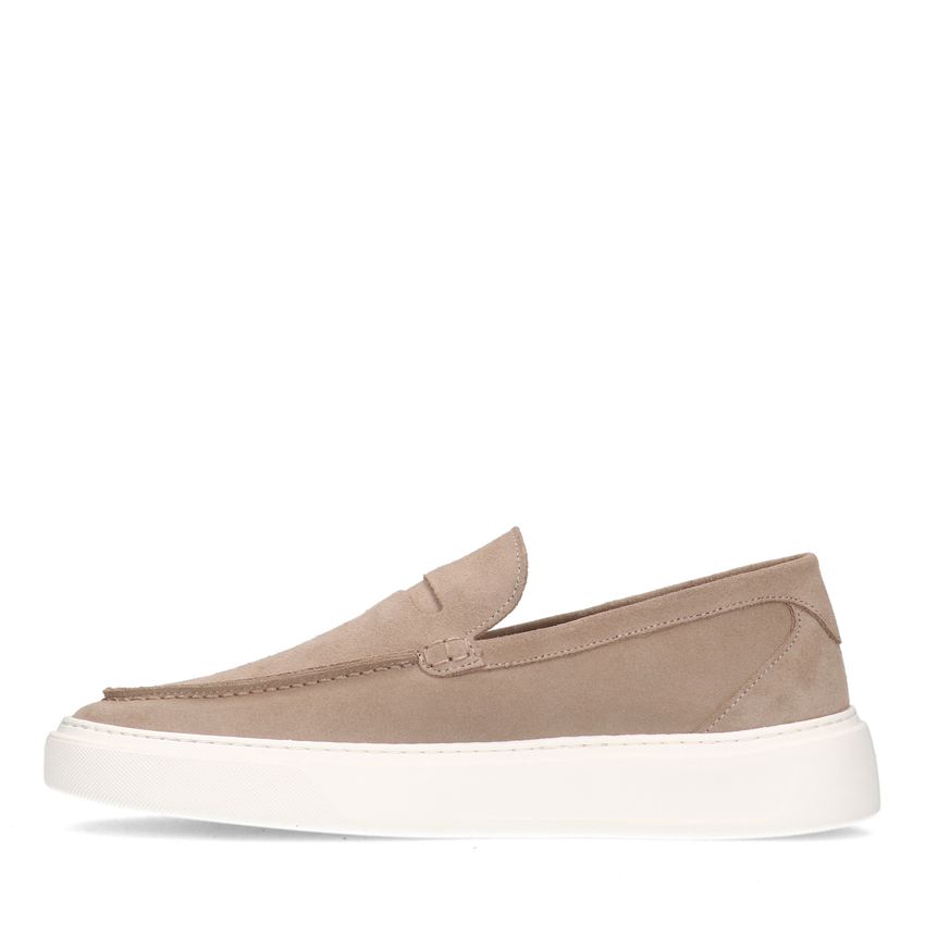 Beige suède loafers met sportieve zool