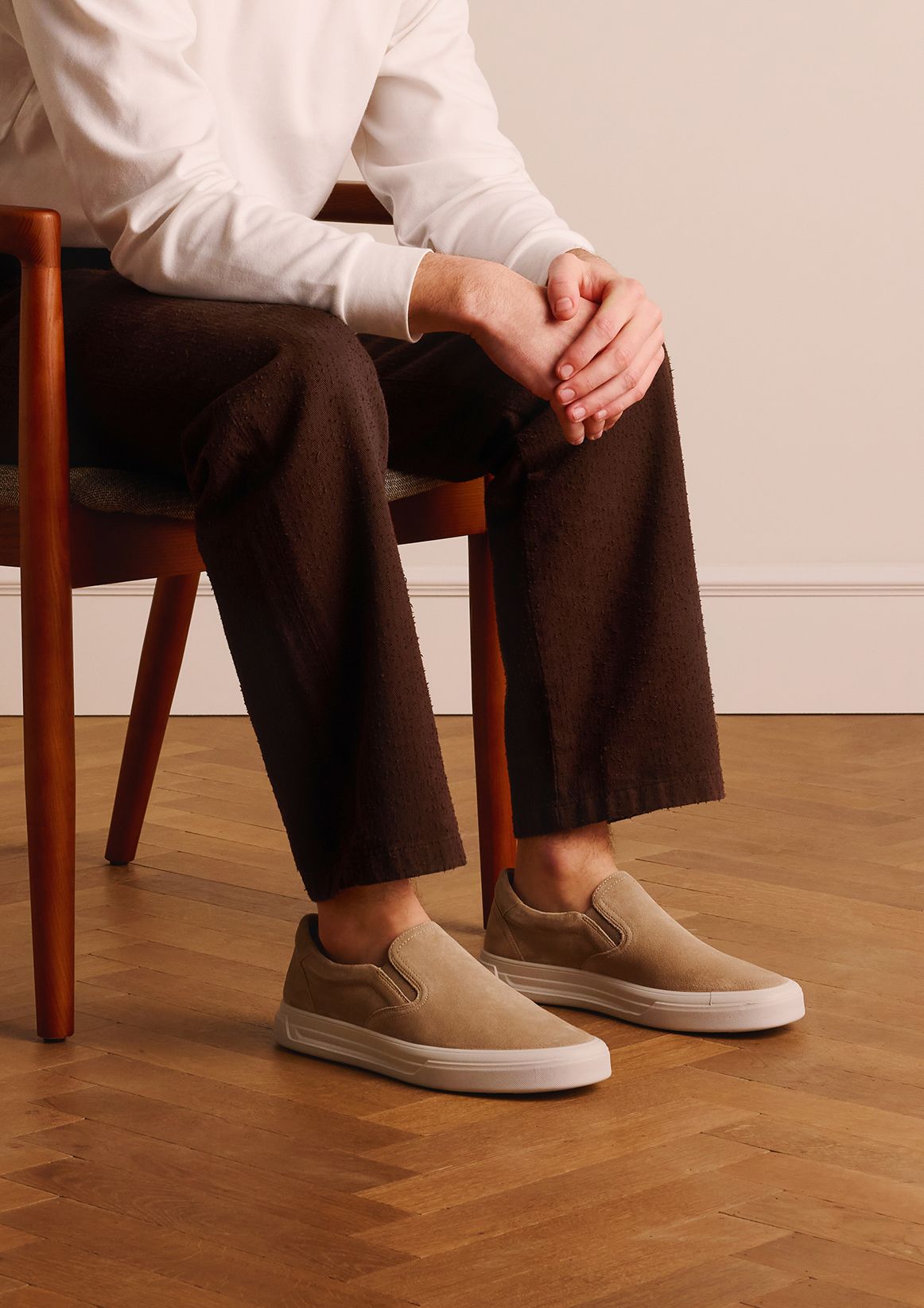Beigefarbene Veloursleder-Loafer