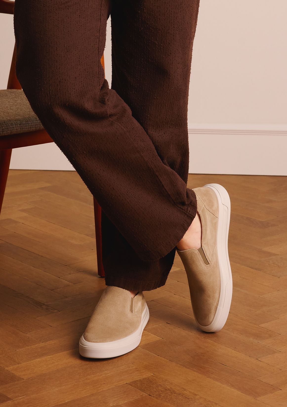 Beigefarbene Veloursleder-Loafer