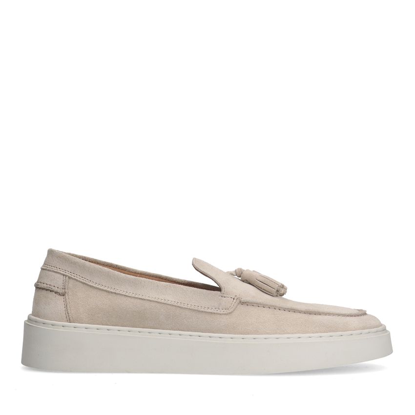 Beige suède loafers met kwastjes