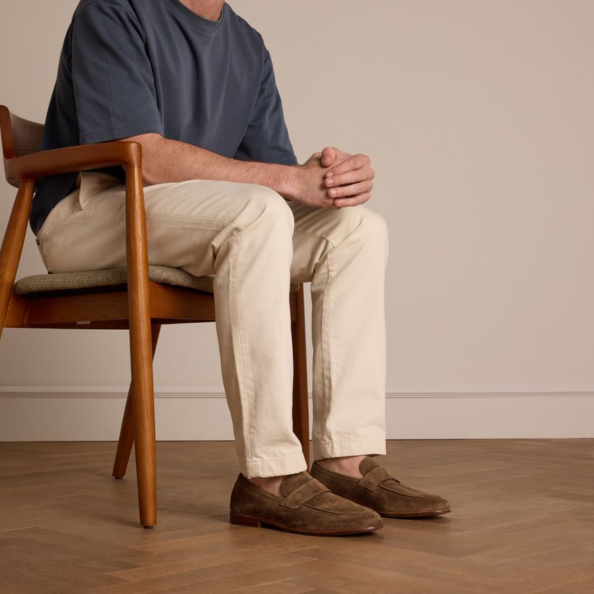 Taupefarbene Veloursleder-Loafer