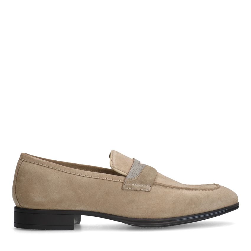 Beige suède loafers