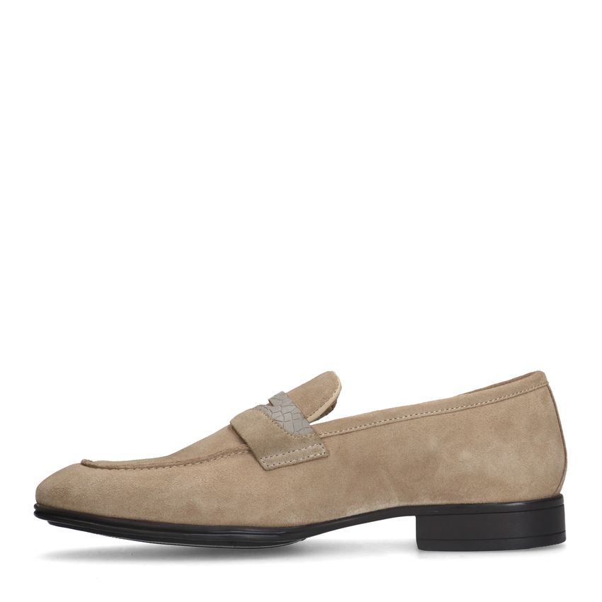 Beige suède loafers