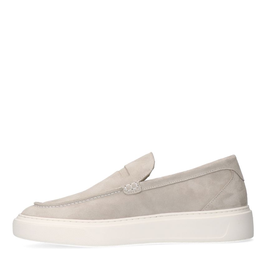 Beige suède loafers met sportieve zool