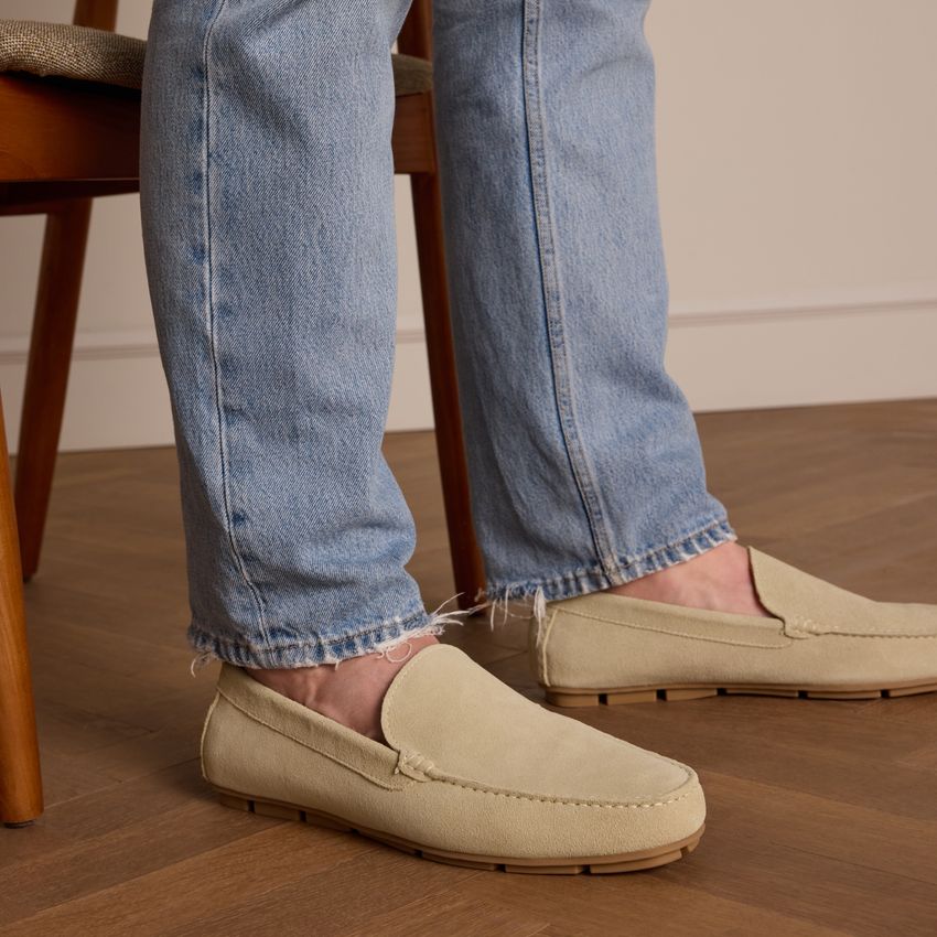 Beige suède loafer