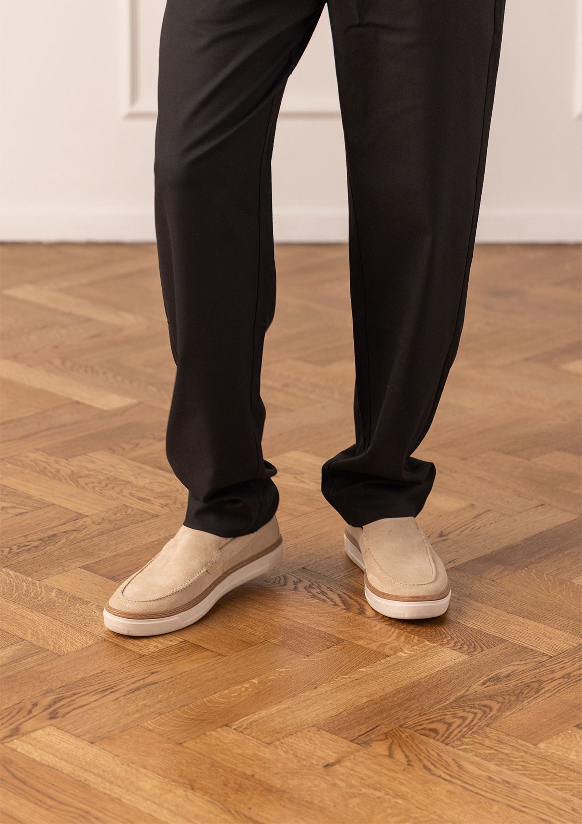 Beige suède loafers